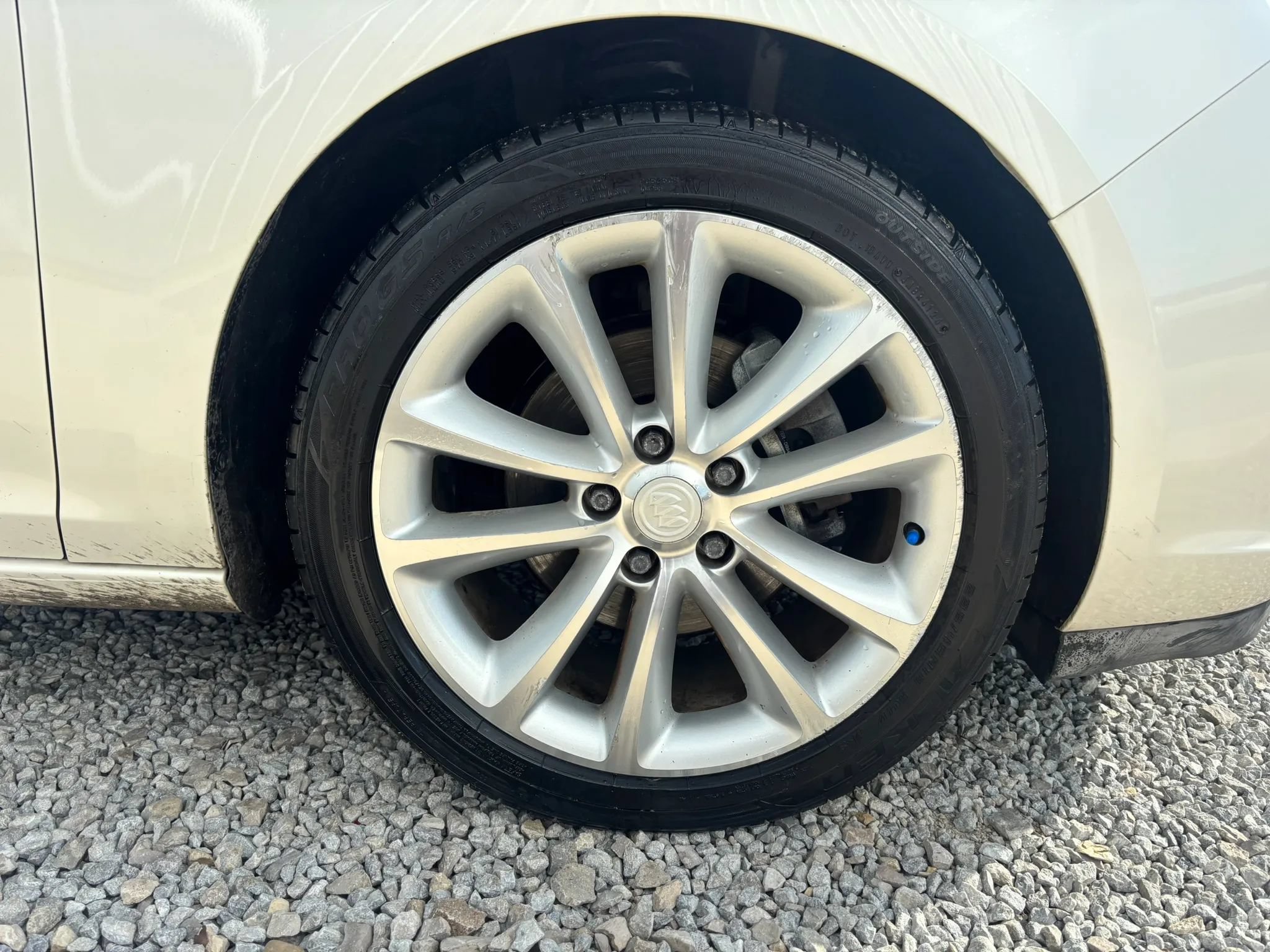 Used 2012 Buick Verano Leather FWD image 10