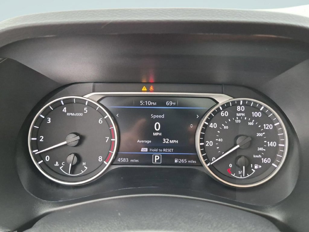 Used 2025 Nissan Sentra SR w/ SR Premium Package FWD image 21