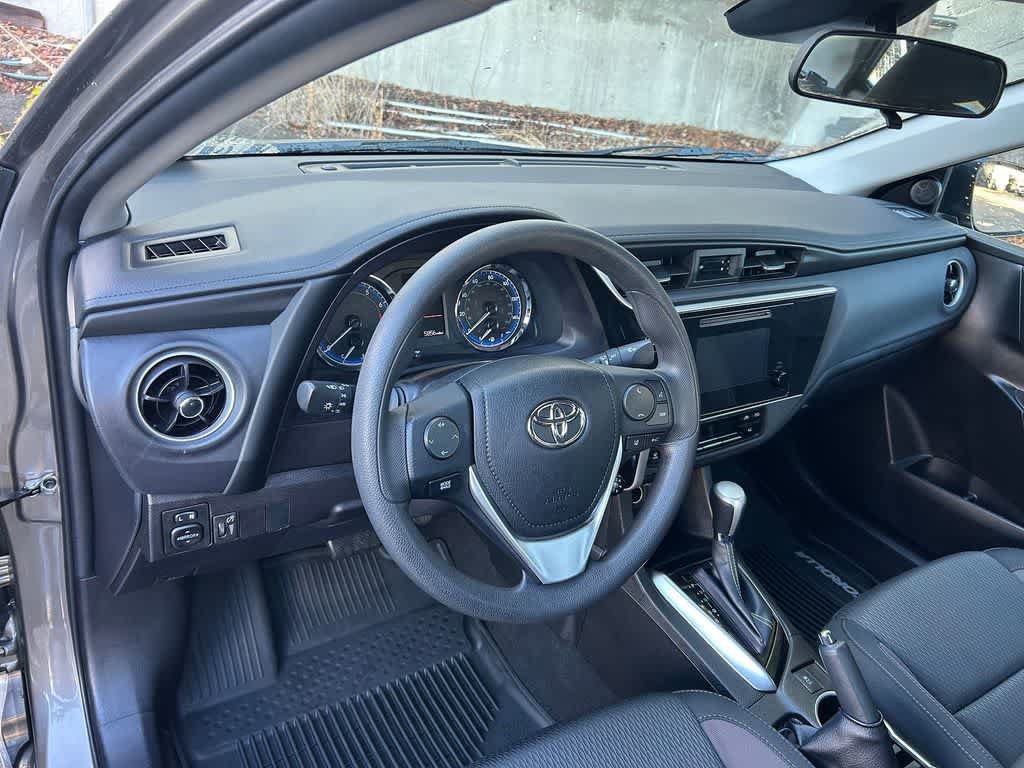 Used 2019 Toyota Corolla LE FWD image 2