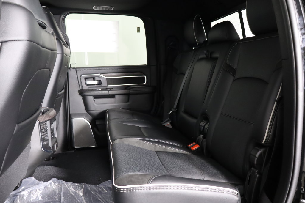New 2026 RAM 2500 Laramie AWD/4WD image 15