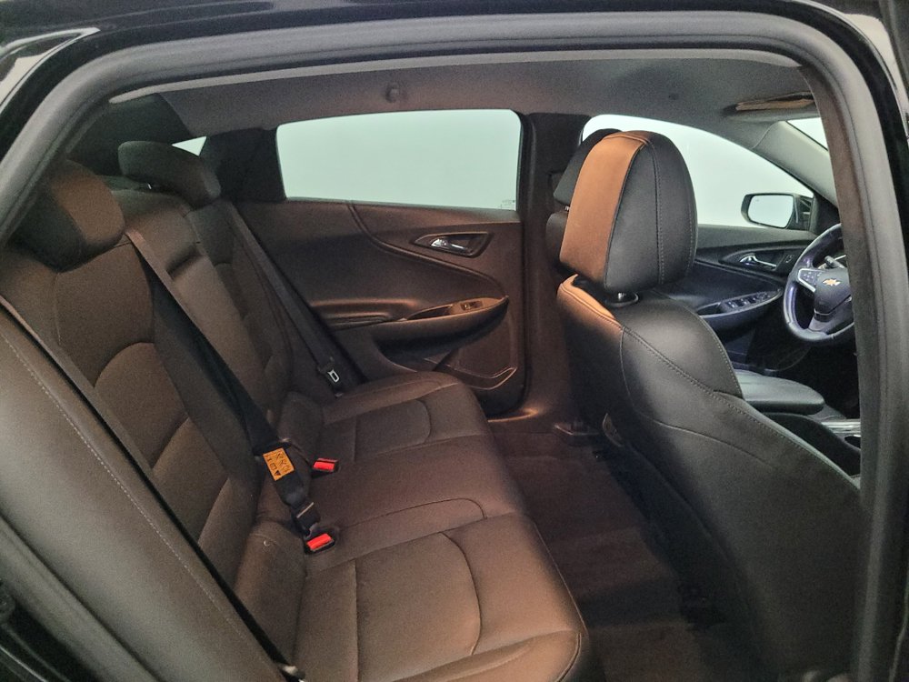 Used 2019 Chevrolet Malibu LT w/ Leather Package FWD image 19
