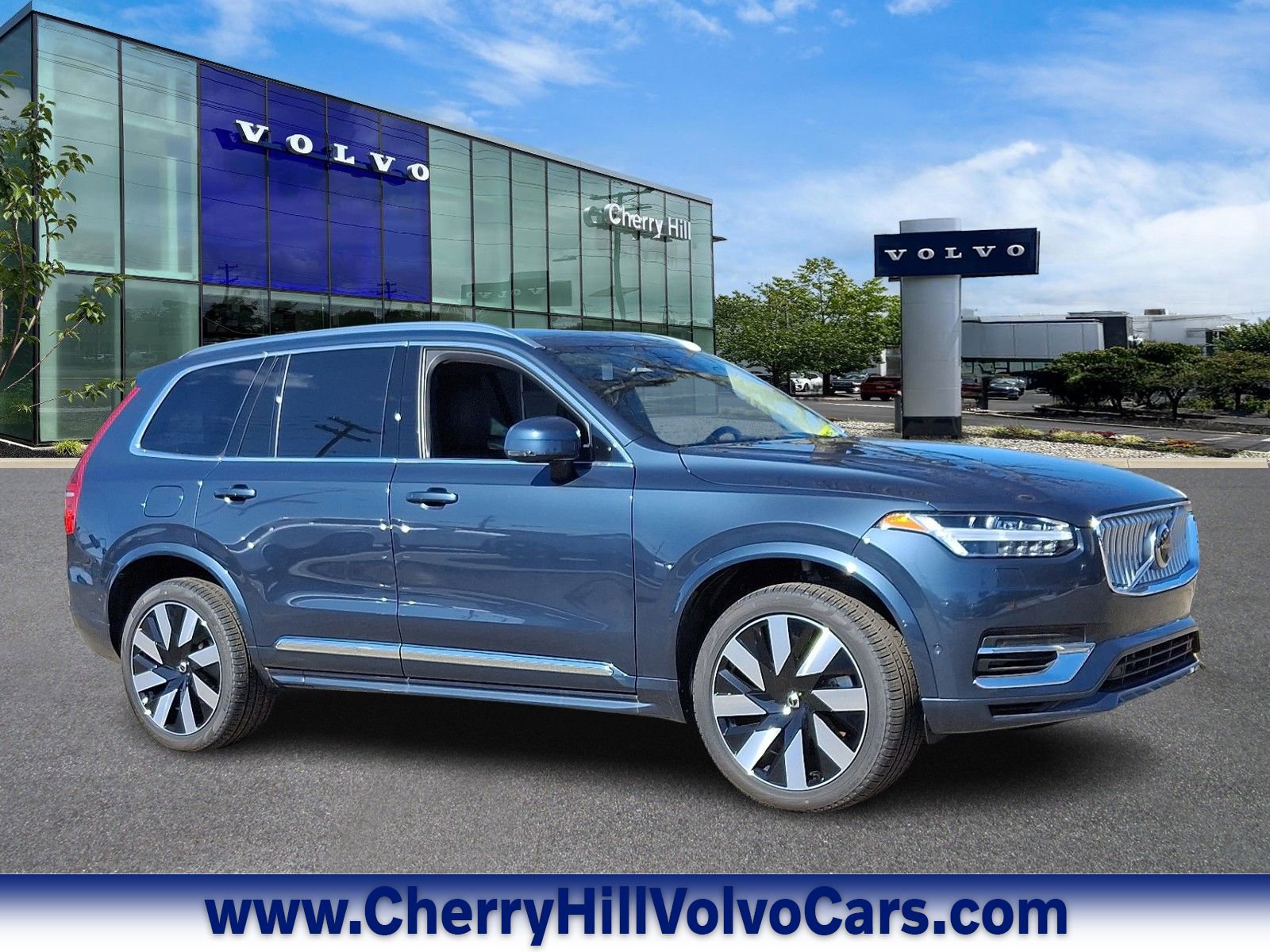 New 2025 Volvo XC90 T8 Ultra w/ Protection Package Premier
