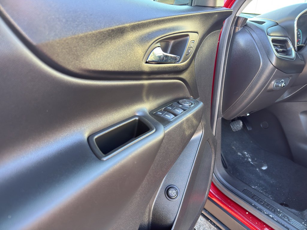 Used 2023 Chevrolet Equinox LT image 13