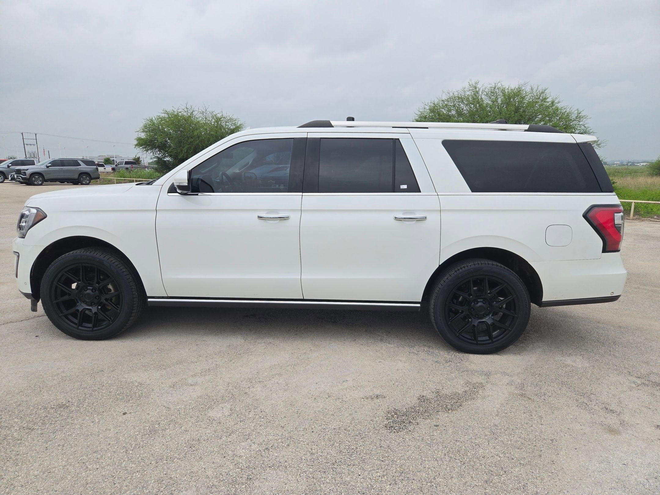 Used 2021 Ford Expedition Max Limited RWD image 6