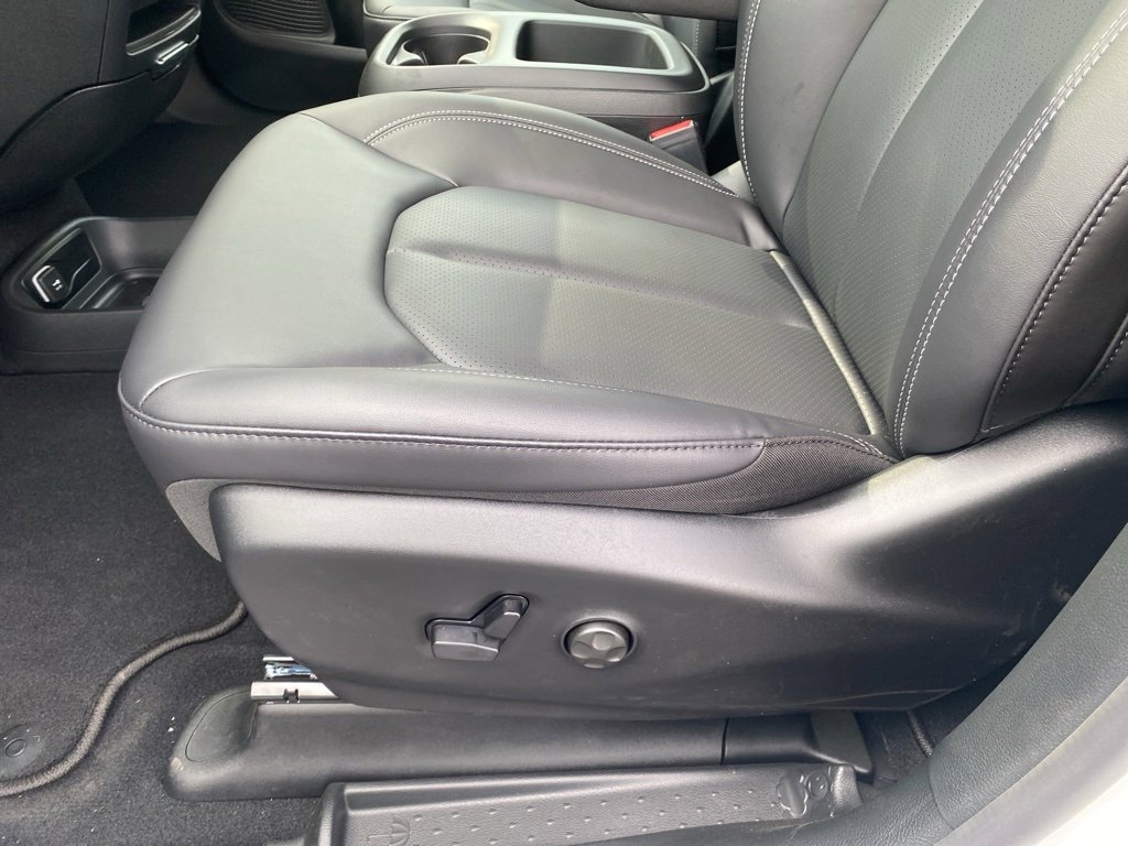 New 2026 Chrysler Pacifica Select w/ S Appearance Package image 20