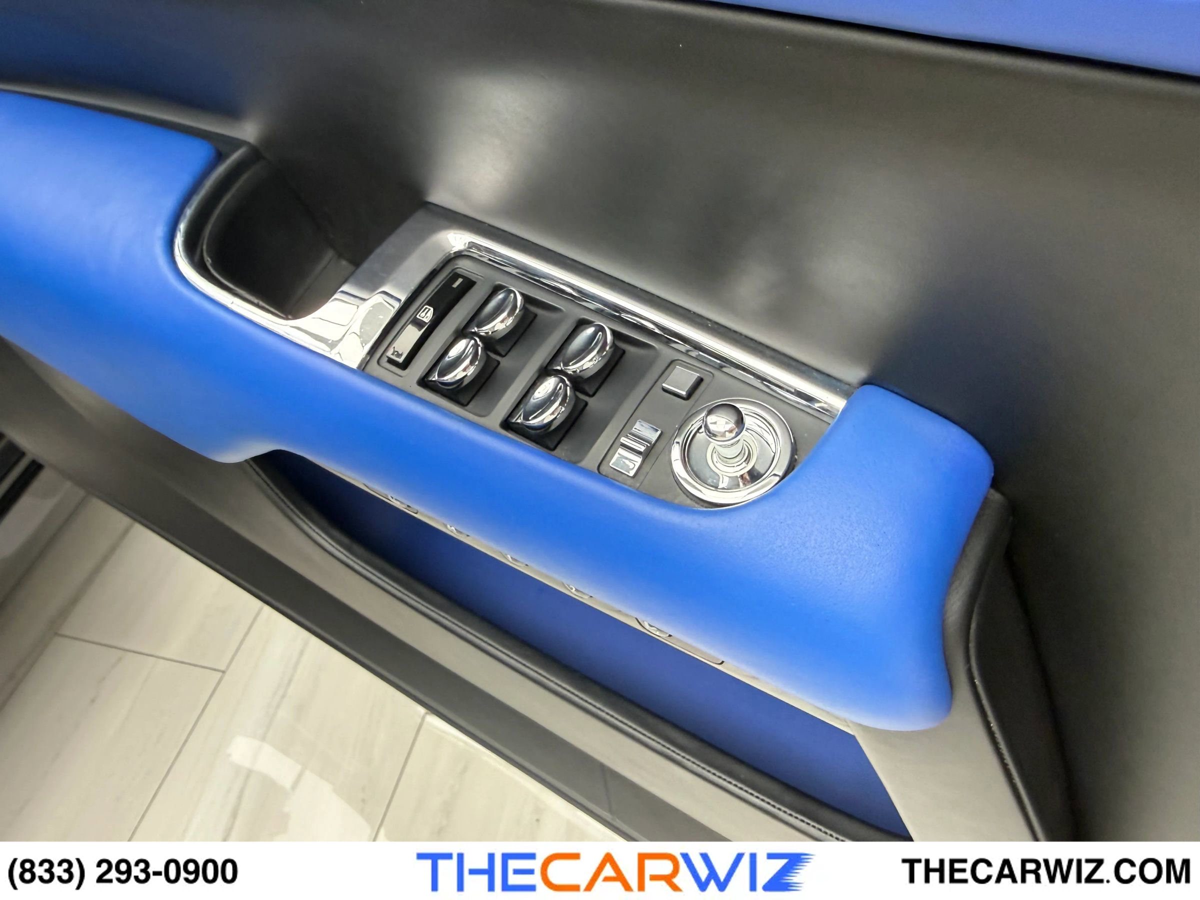 Used 2019 Rolls-Royce Dawn image 32