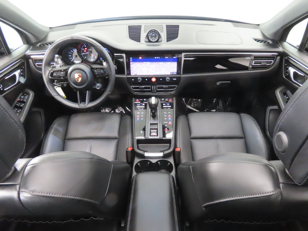 Certified 2026 Porsche Macan AWD/4WD image 14