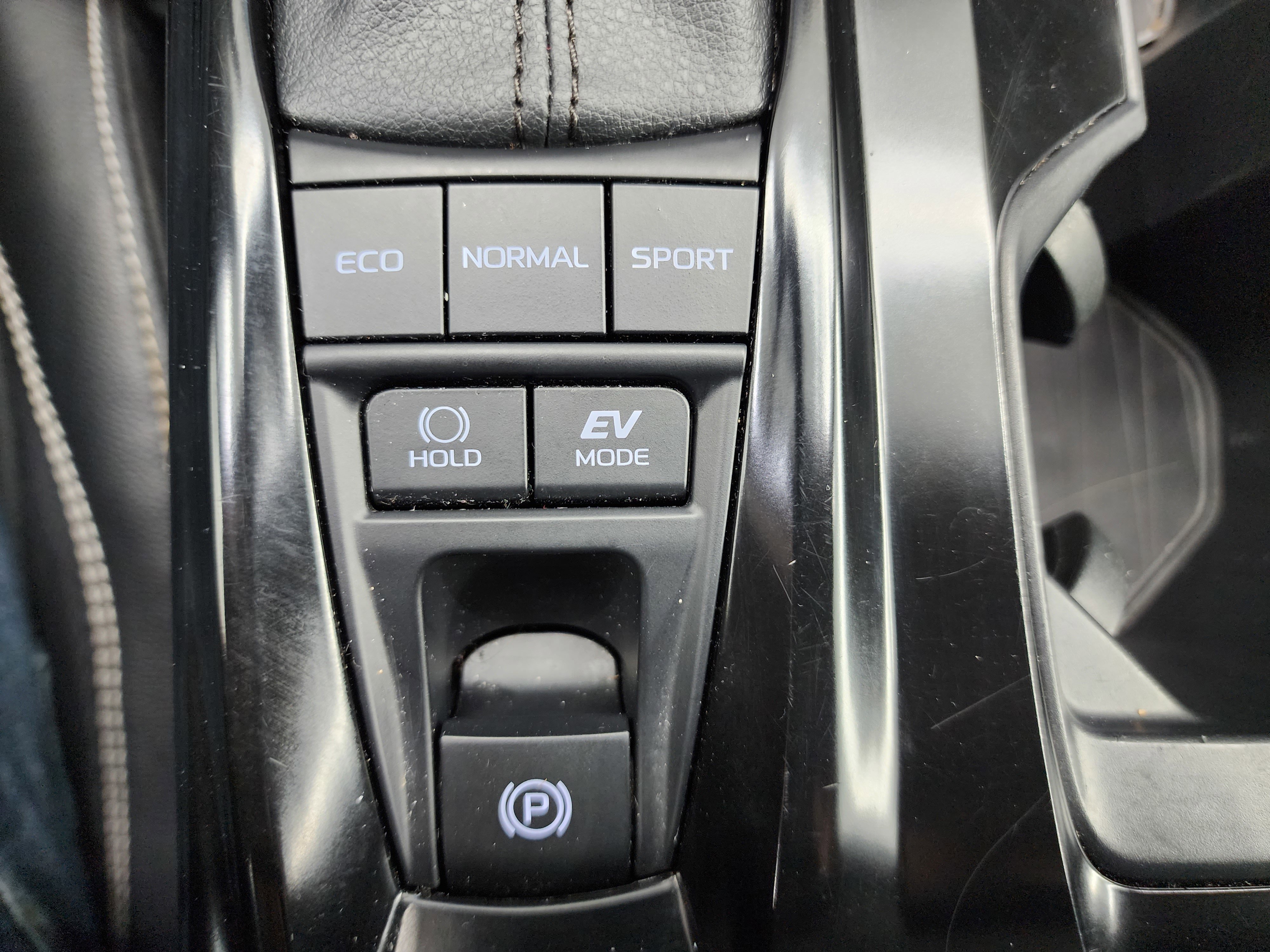 Used 2025 Toyota Camry SE image 16