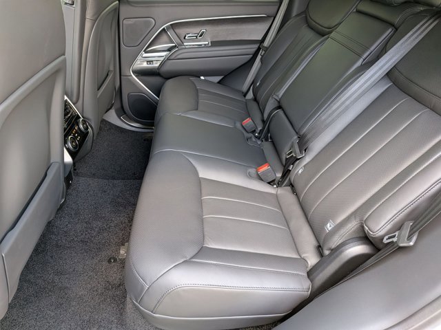 New 2026 Land Rover Range Rover SE image 15