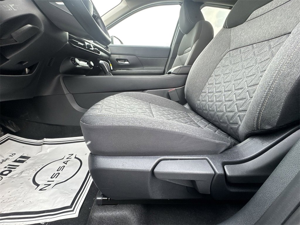 New 2026 Nissan Kicks SV image 12