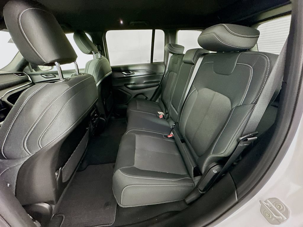 New 2026 Jeep Grand Cherokee Laredo AWD/4WD image 29