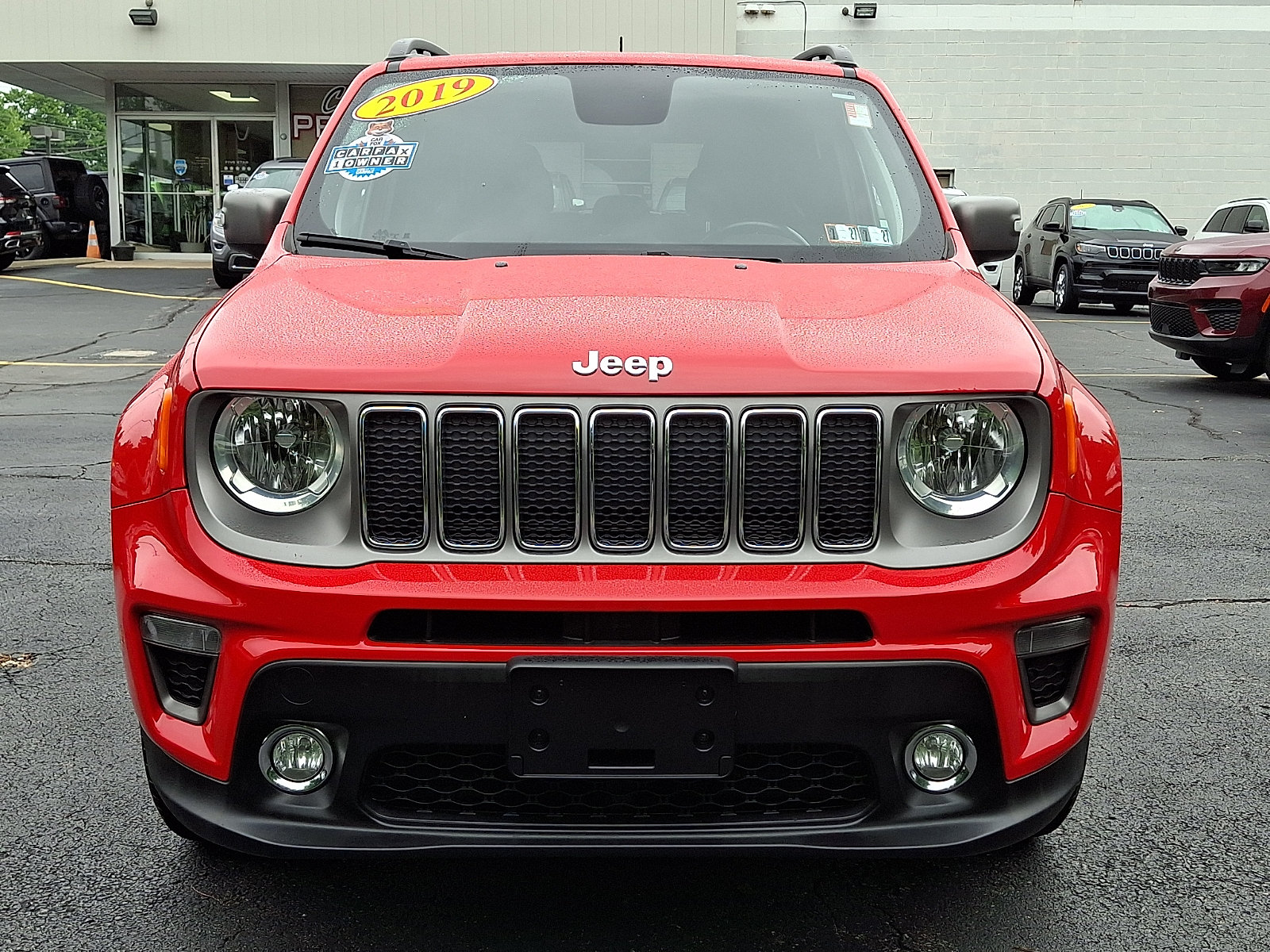 Certified 2019 Jeep Renegade Limited w/ UConnect 8.4 Nav Group AWD/4WD image 2