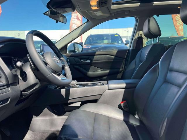 Used 2023 Nissan Rogue SV w/ SV Premium B Package image 17