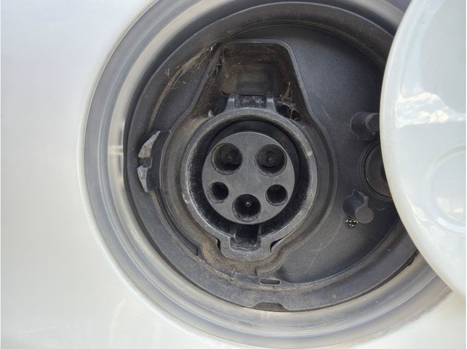 Used 2013 Ford C-MAX Energi SEL FWD image 29