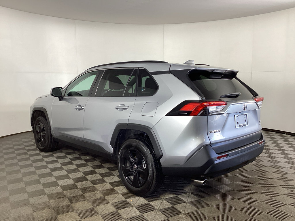 Used 2022 Toyota RAV4 XLE AWD/4WD image 4