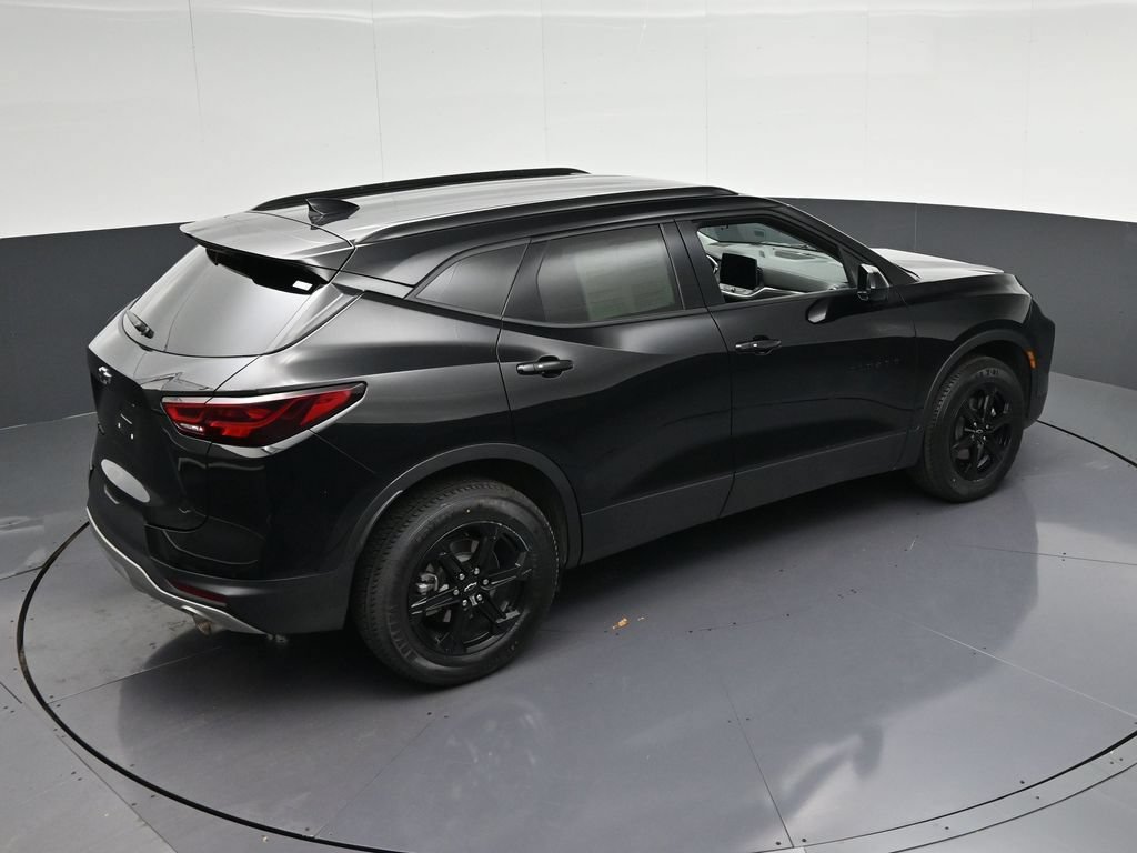 Used 2024 Chevrolet Blazer LT w/ Midnight/Sport Edition FWD image 18