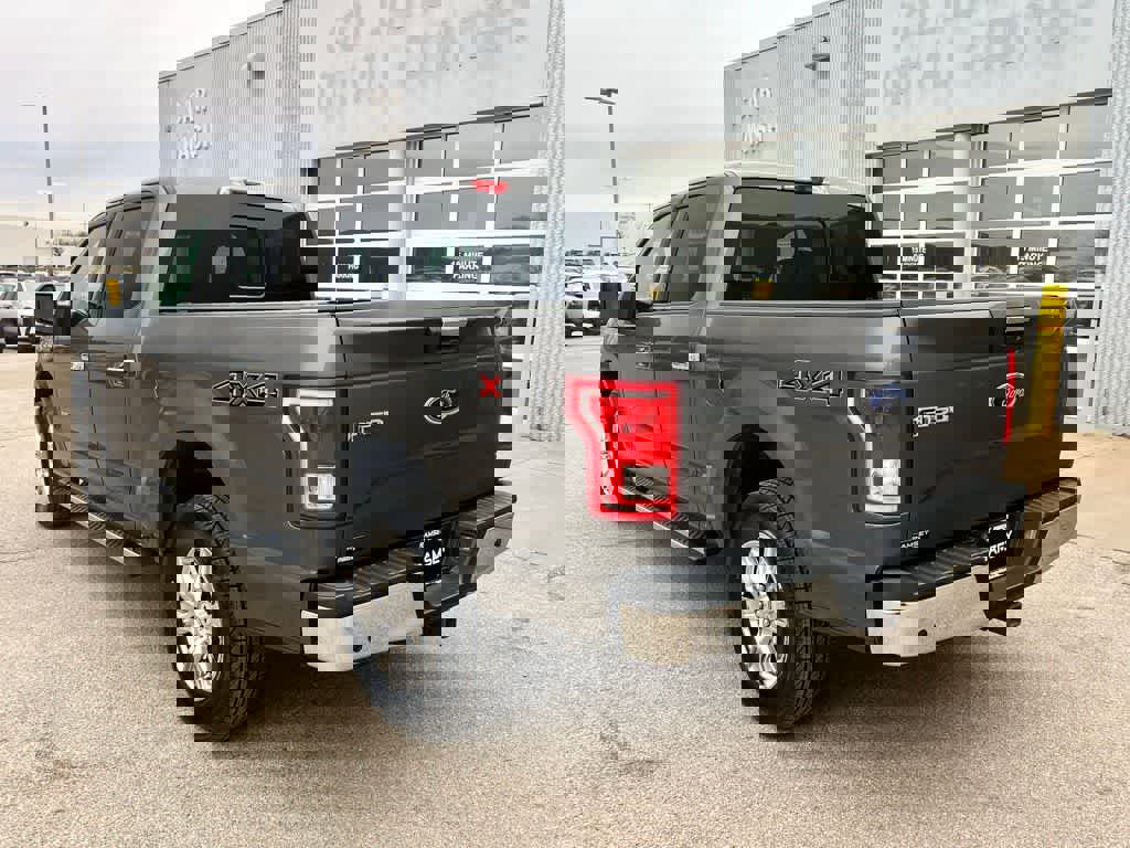 Used 2017 Ford F150 XLT w/ Equipment Group 302A Luxury image 4