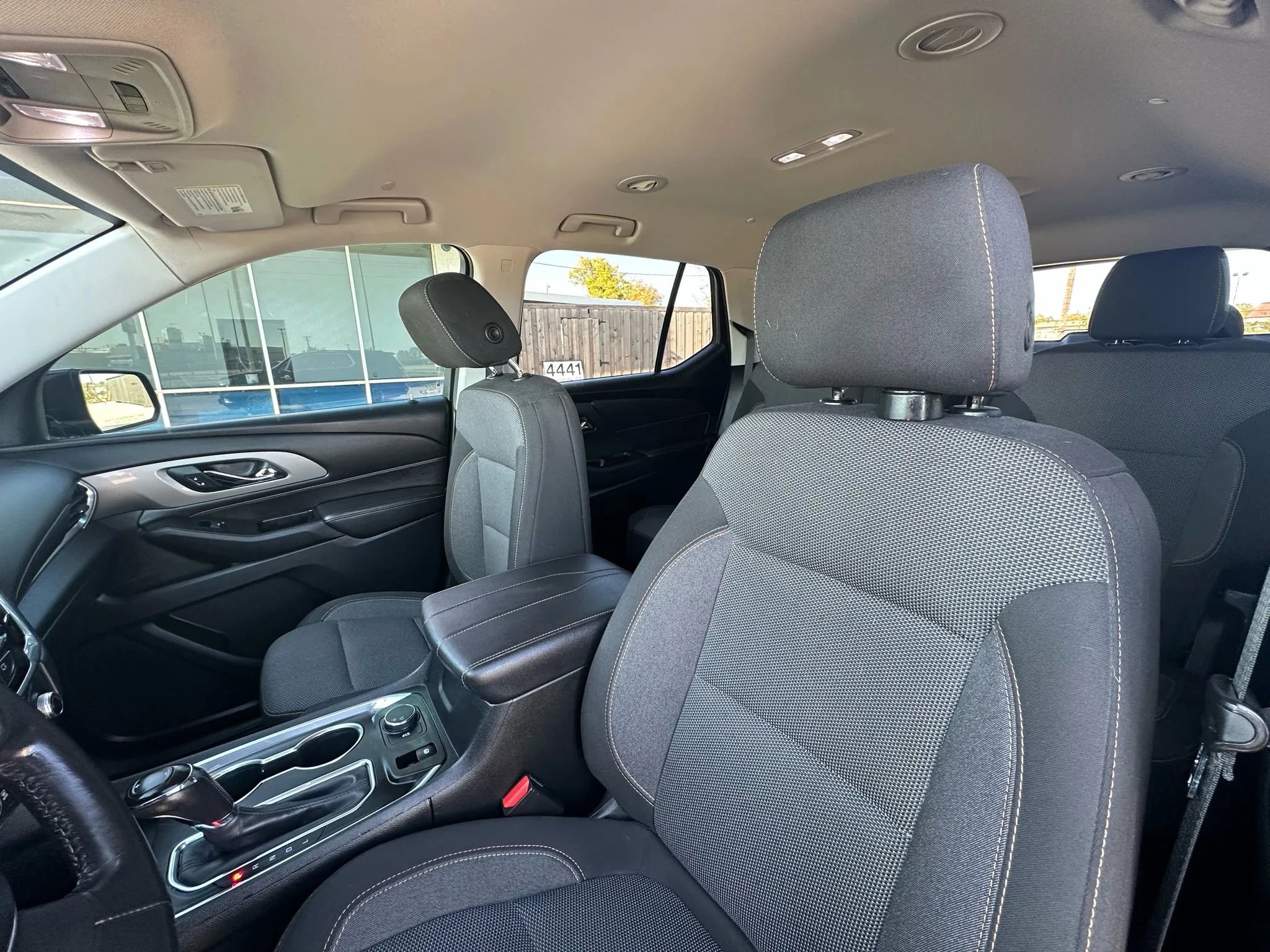 Used 2020 Chevrolet Traverse LT FWD image 11
