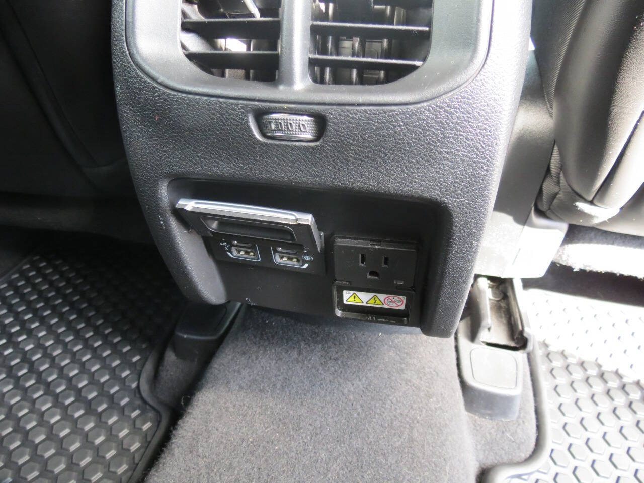 Used 2019 Jeep Cherokee Trailhawk w/ Cold Weather Group AWD/4WD image 10