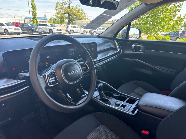 Used 2024 Kia Sorento LX FWD image 10