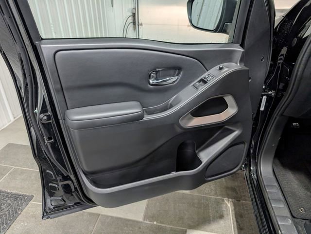 Used 2025 Nissan Frontier SV image 10