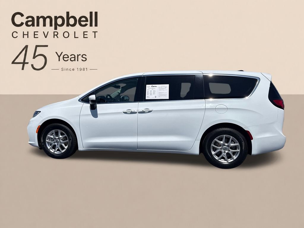 Used 2023 Chrysler Pacifica Touring-L FWD video 2