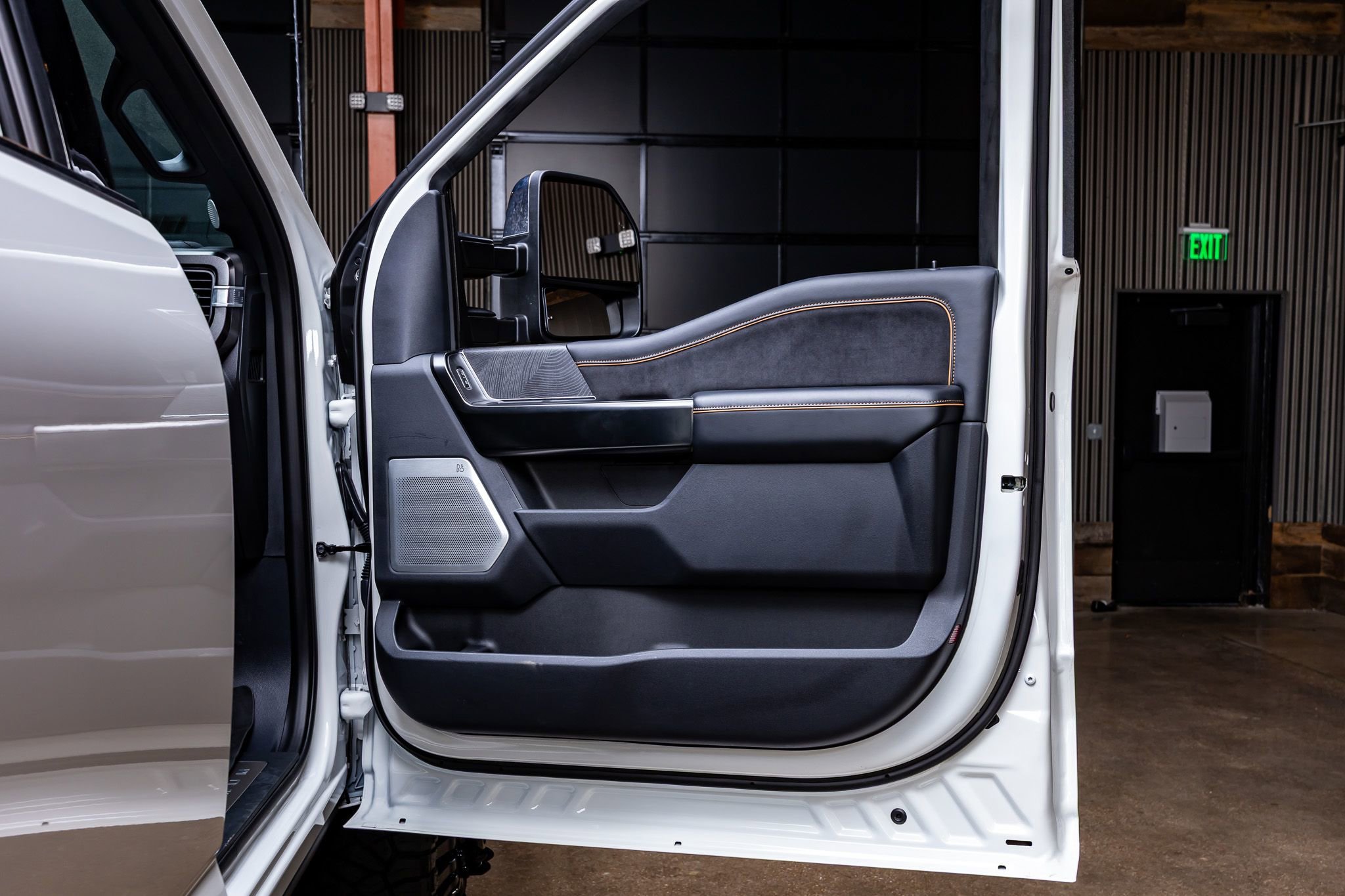 Used 2024 Ford F350 Platinum image 35