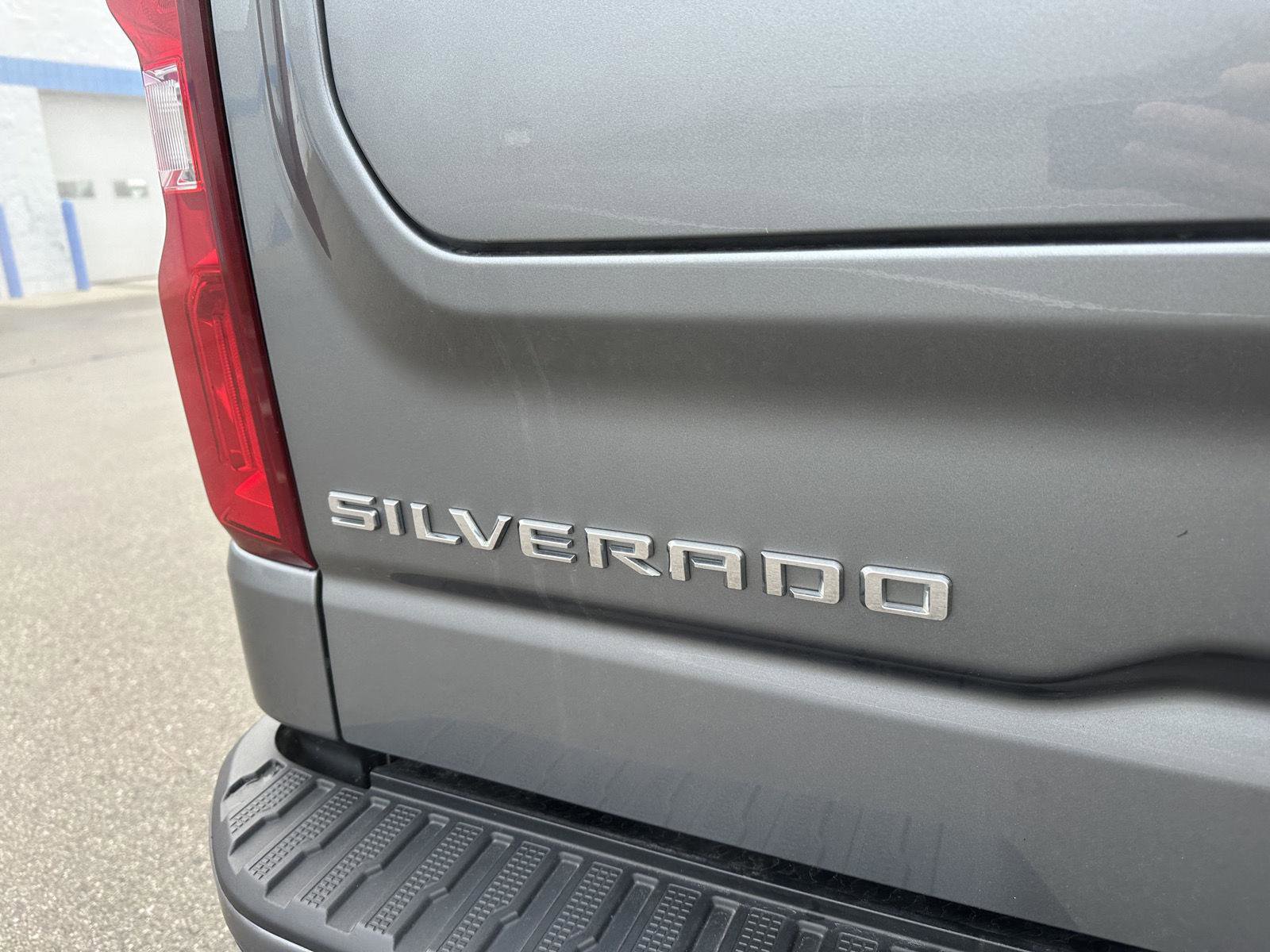 Used 2022 Chevrolet Silverado 1500 High Country w/ Technology Package AWD/4WD image 5