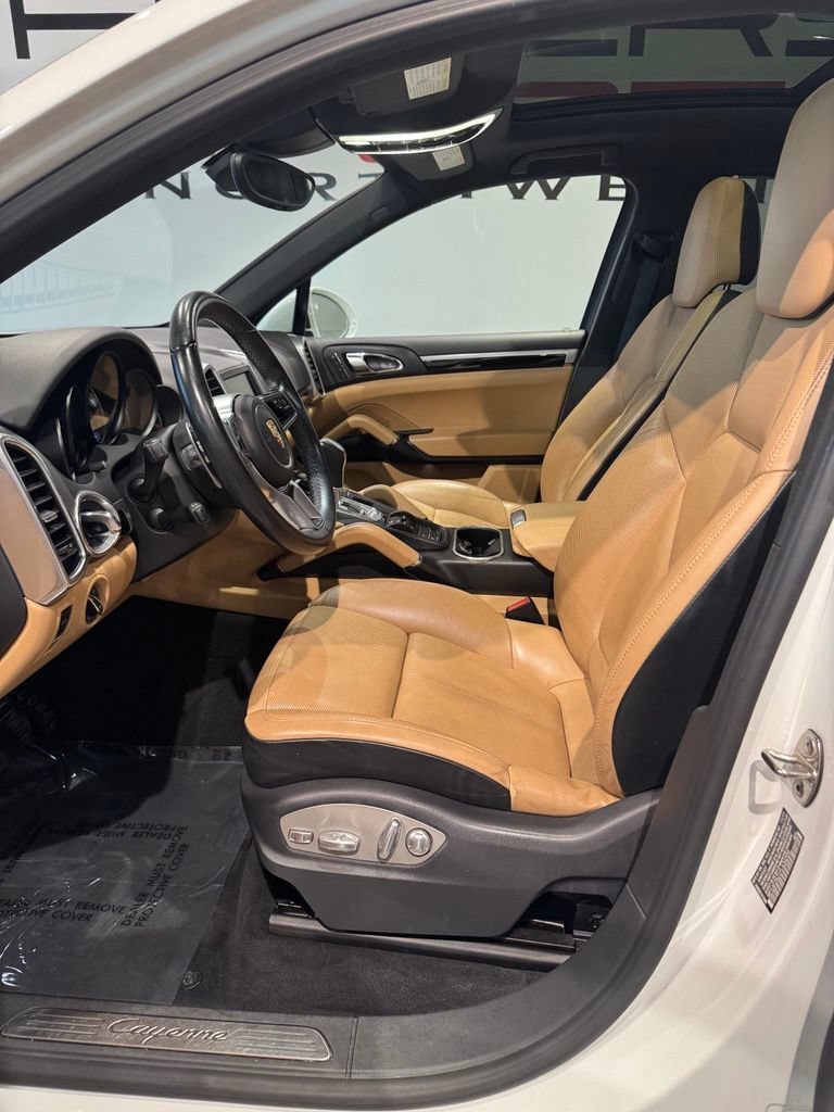 Used 2015 Porsche Cayenne Diesel AWD/4WD image 9