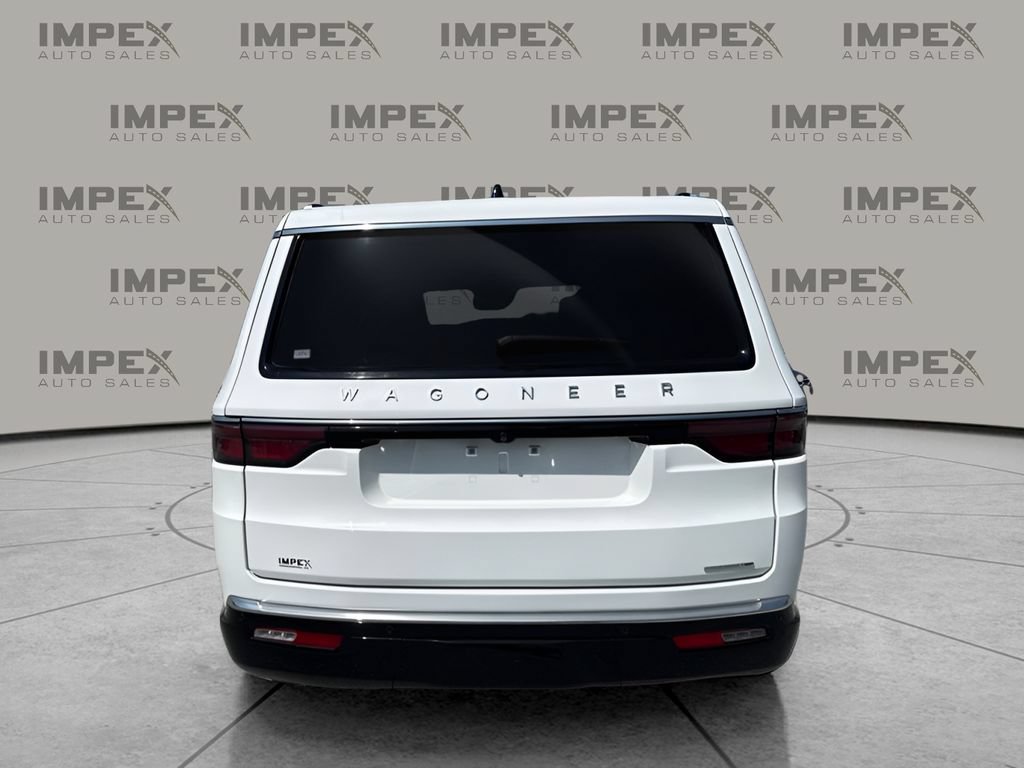 Used 2024 Jeep Wagoneer Series III w/ Premium Group I AWD/4WD image 4