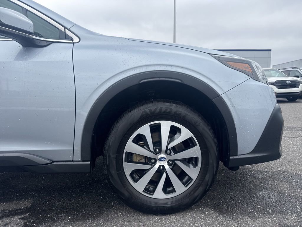 Used 2022 Subaru Outback Premium image 16