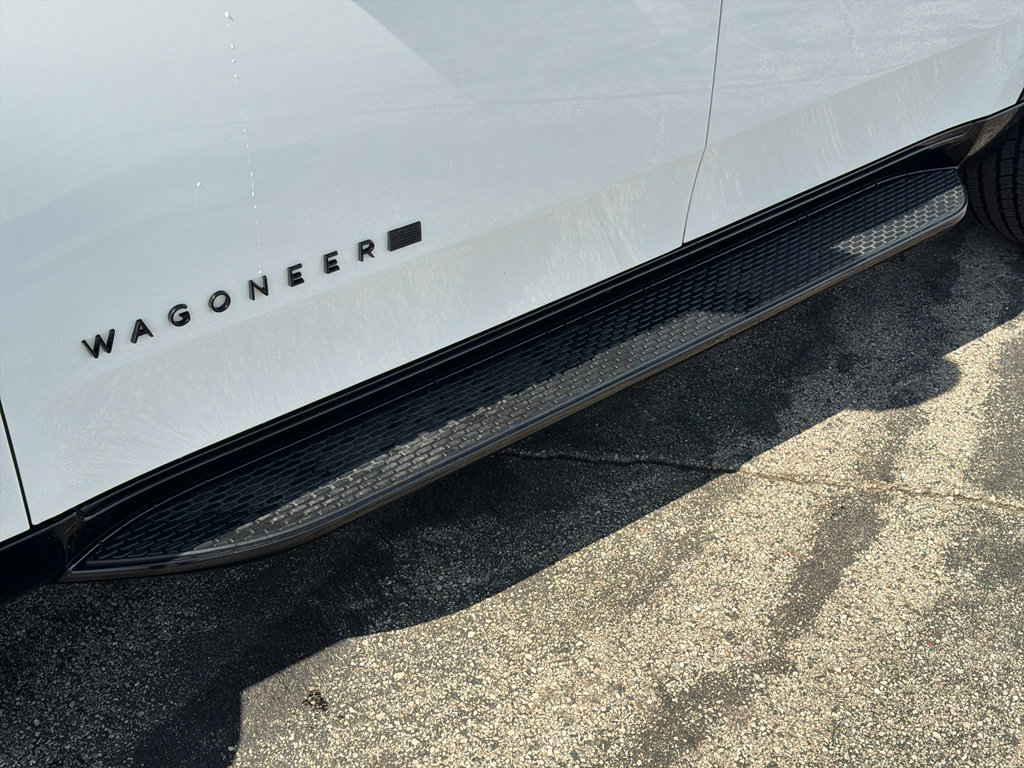 Used 2024 Jeep Wagoneer Series II AWD/4WD image 9