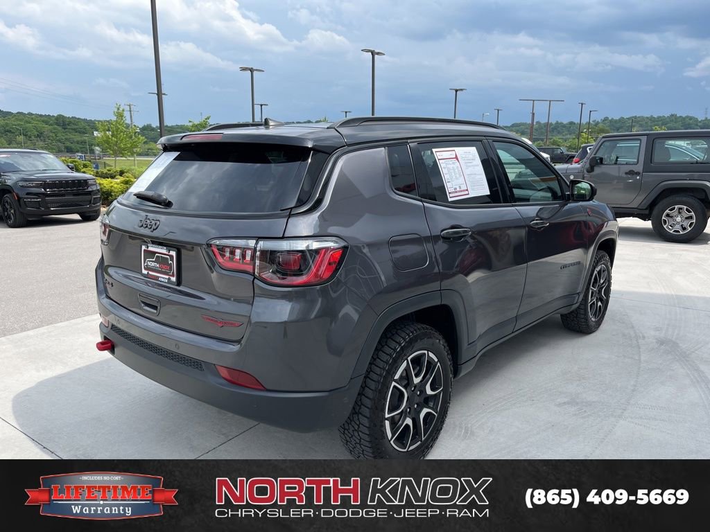 Used 2024 Jeep Compass Trailhawk AWD/4WD image 19