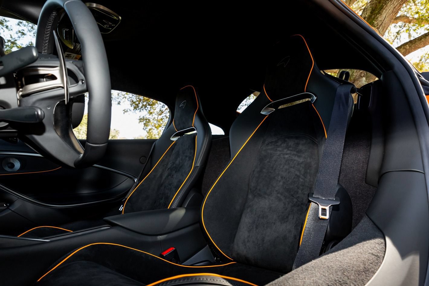 Used 2024 McLaren Artura RWD image 64