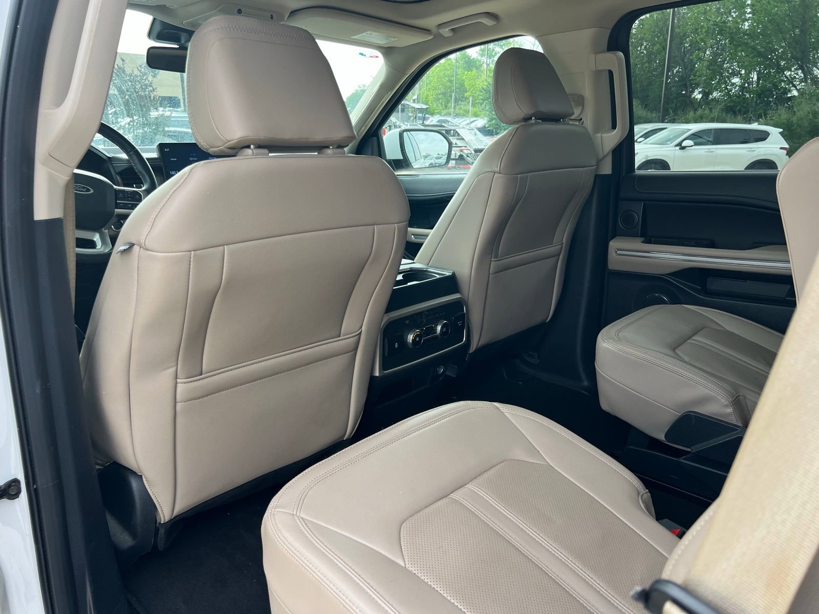 Used 2024 Ford Expedition Limited RWD image 19