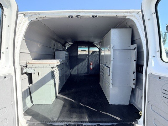 Used 2006 Ford E-250 and Econoline 250 RWD image 10