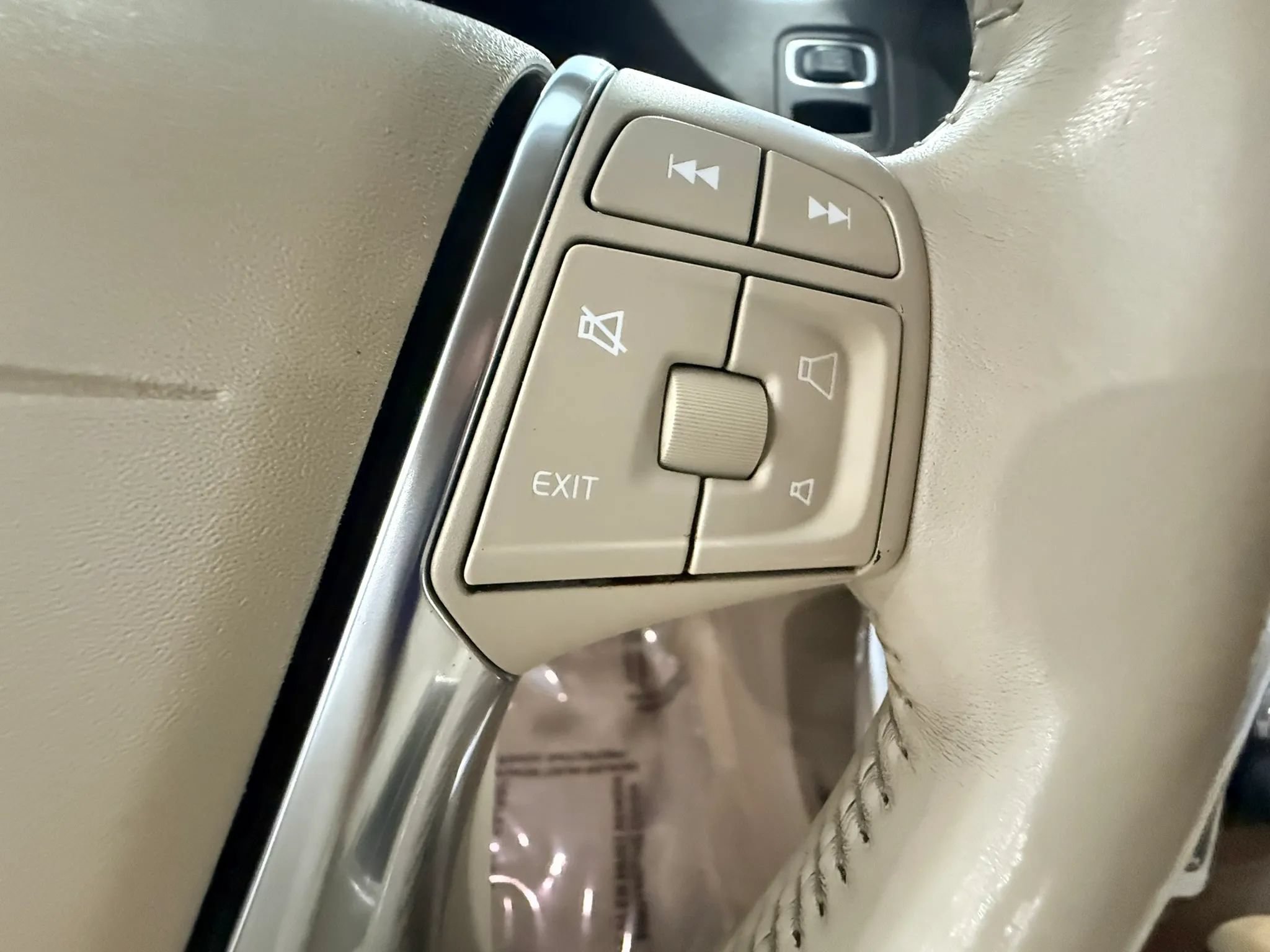 Used 2012 Volvo XC70 3.2 FWD image 21