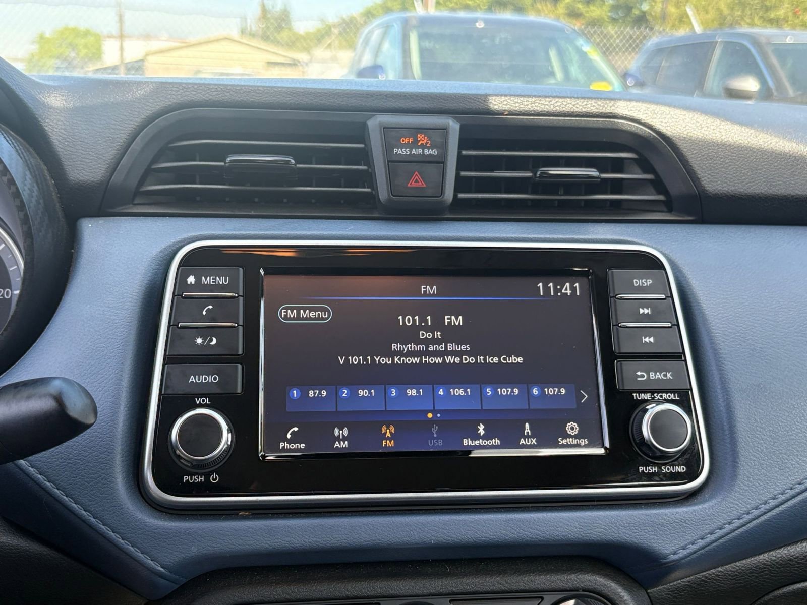 Used 2025 Nissan Versa SV image 20