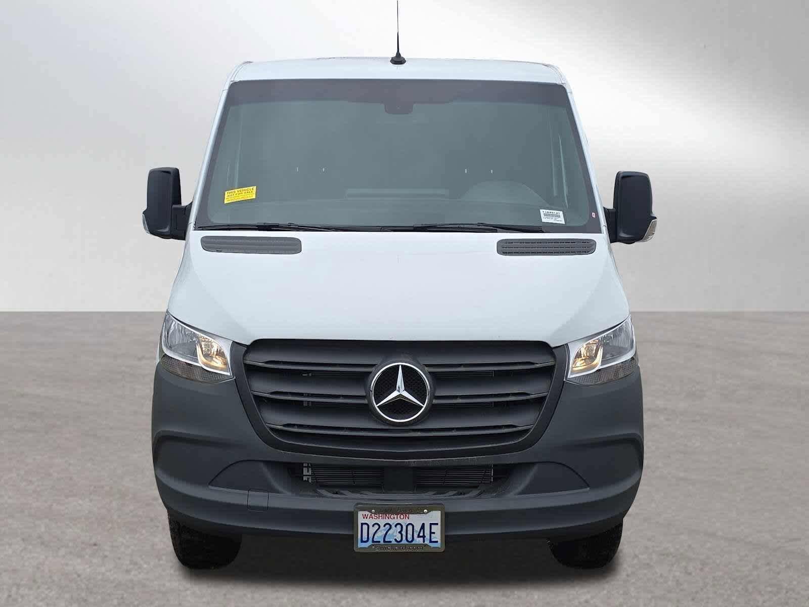 Used 2024 Mercedes-Benz Sprinter 4500 image 8