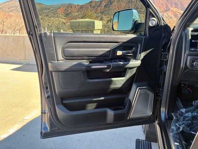 Used 2020 RAM 3500 Limited image 11