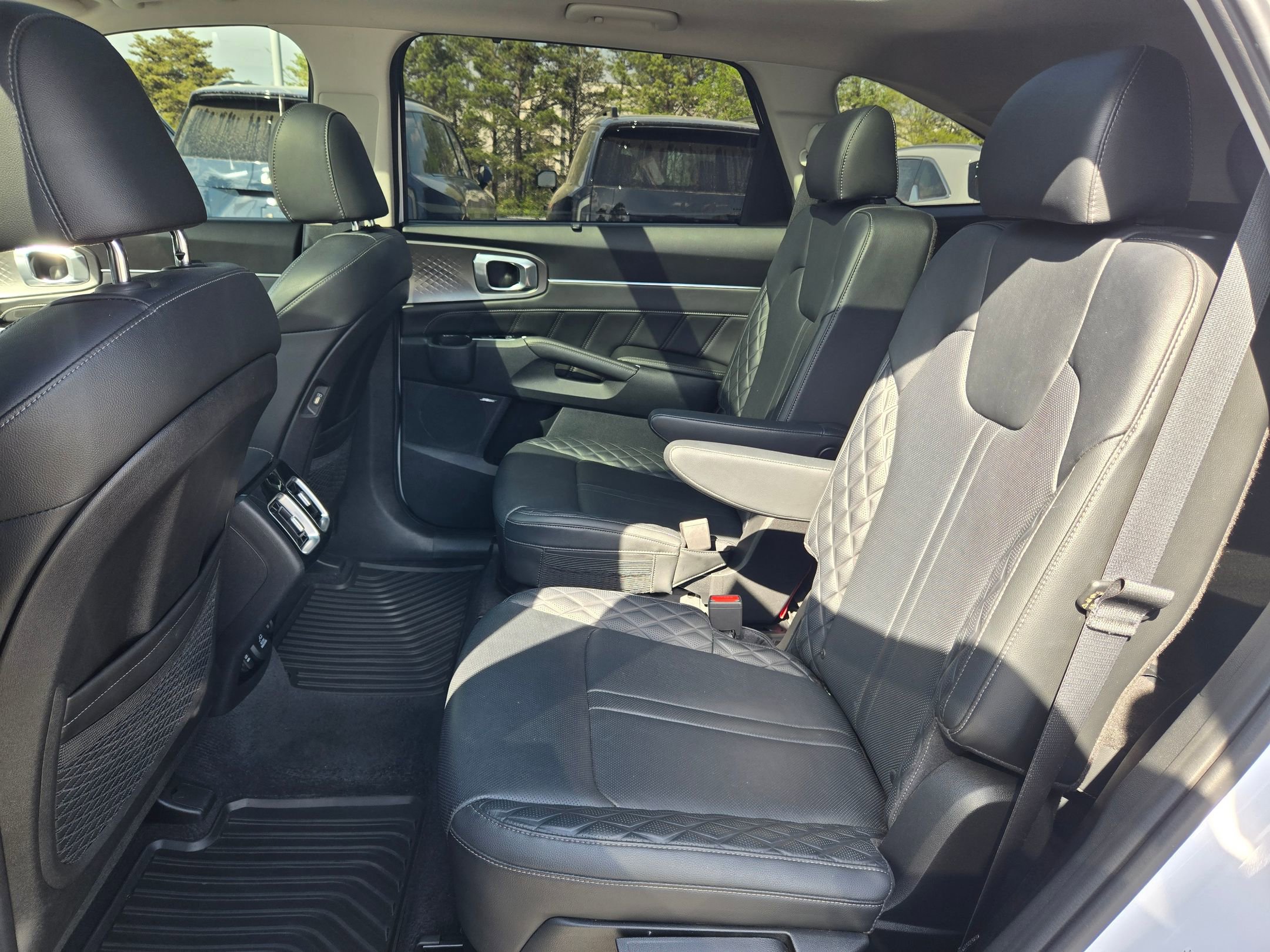 Used 2023 Kia Sorento SX image 31