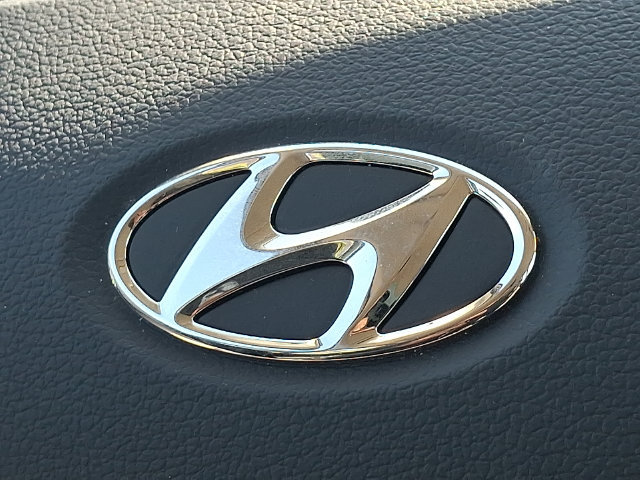 Certified 2026 Hyundai Venue SEL FWD image 30