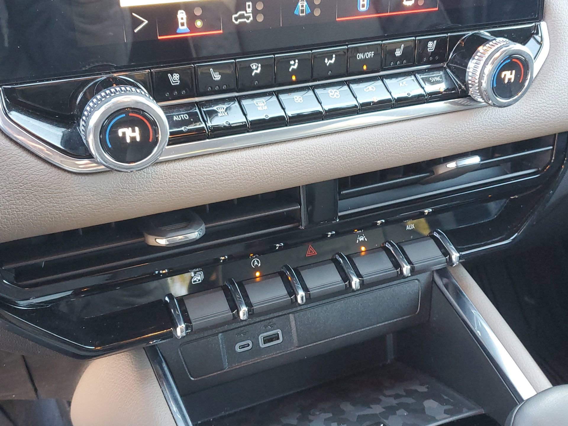 Used 2024 GMC Canyon Denali w/ LPO, Denali Black Edition image 31