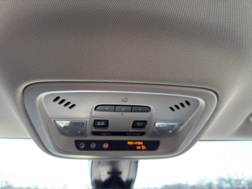 Used 2020 Chevrolet Traverse Premier w/ Redline Edition image 22