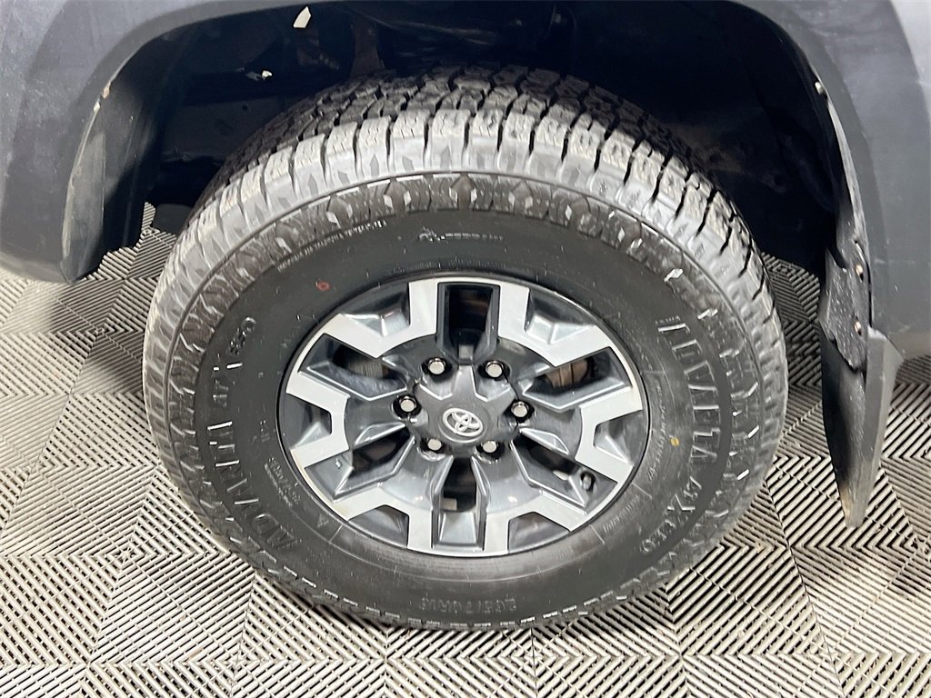 Certified 2022 Toyota Tacoma TRD Off-Road image 28