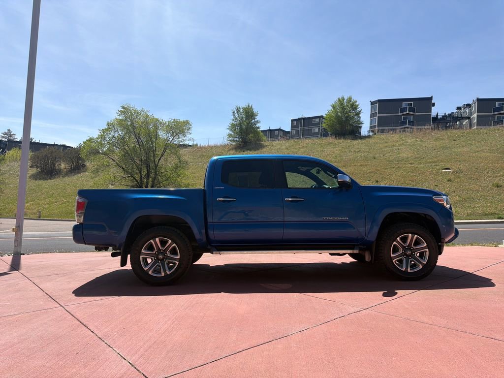 Used 2016 Toyota Tacoma Limited w/ Towing Package AWD/4WD image 8