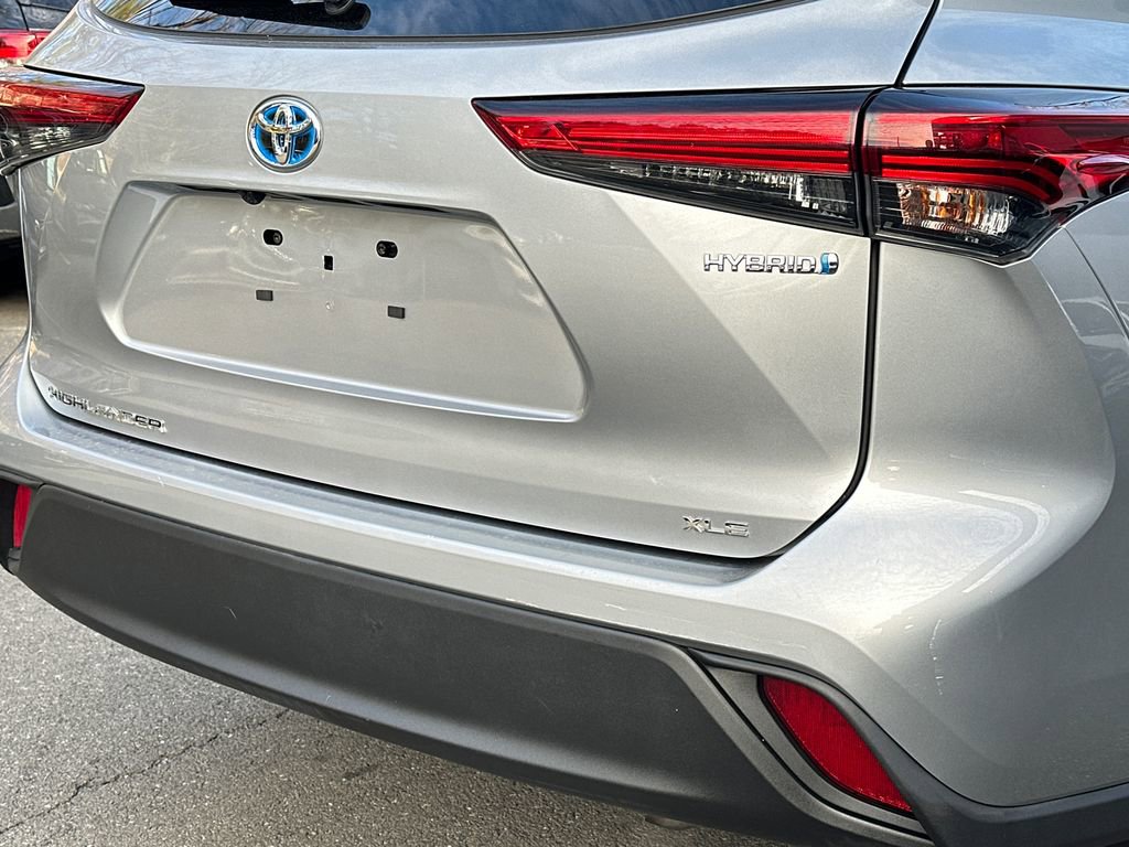 Used 2022 Toyota Highlander XLE image 5