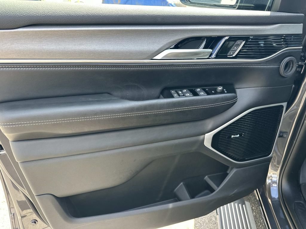 New 2026 Jeep Grand Wagoneer L Limited AWD/4WD image 19