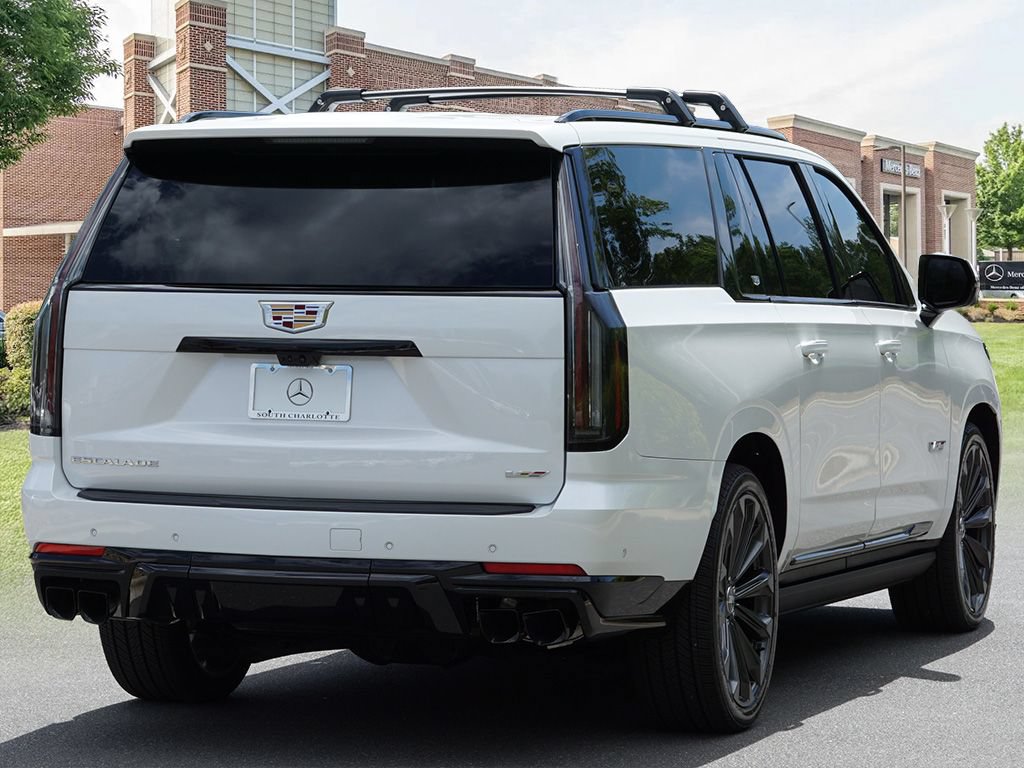 Used 2025 Cadillac Escalade ESV V AWD/4WD image 6
