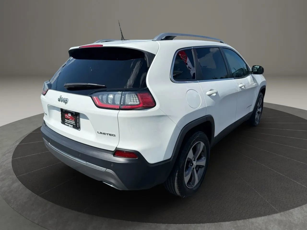 Used 2019 Jeep Cherokee Limited AWD/4WD image 7